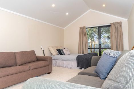 Photo of property in 16 Bettina Place, Manurewa, Auckland, 2102