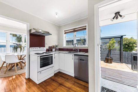 Photo of property in 22 Eastdale Road, Avondale, Auckland, 1026