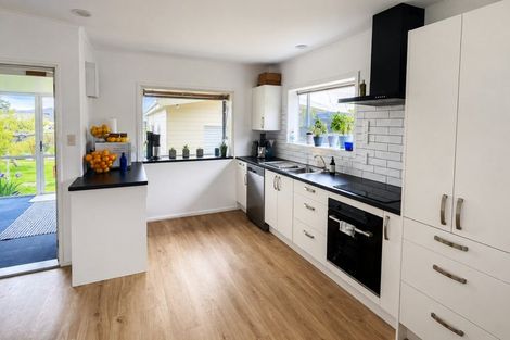 Photo of property in 30 Tennyson Crescent, Stoke, Nelson, 7011