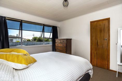 Photo of property in 9 Waimea Street, Westown, New Plymouth, 4310