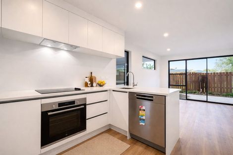 Photo of property in 3d Penfold Place, Henderson, Auckland, 0610