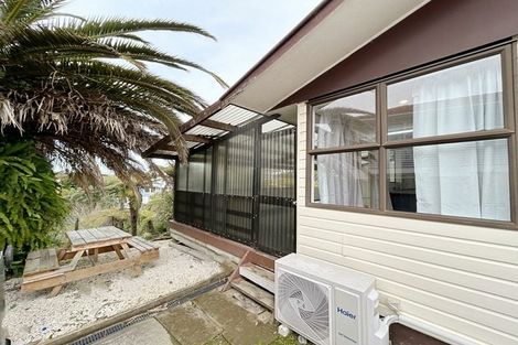 Photo of property in 9 Queen Mary Avenue, New Lynn, Auckland, 0600