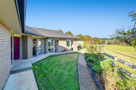 Photo of property in 30 Kawariki Road, Helensville, 0800
