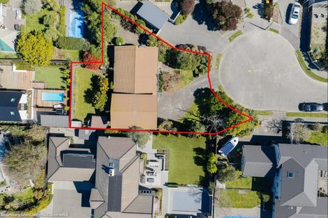 Photo of property in 12 Ladbrokes Place, Fendalton, Christchurch, 8052