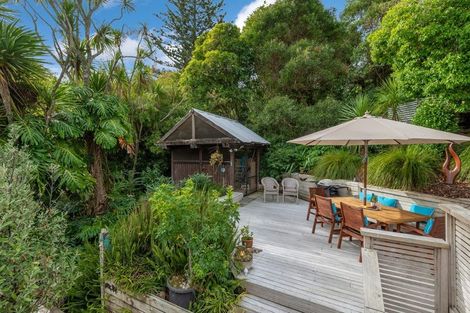 Photo of property in 2/13 Newstead Avenue, Browns Bay, Auckland, 0632