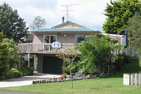 Photo of property in 38 Claverdon Drive, Massey, Auckland, 0614