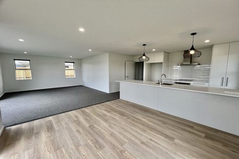 Photo of property in 5/172 Don Buck Road, Massey, Auckland, 0614