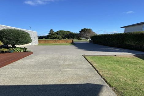 Photo of property in 121 Torkar Road, Clarks Beach, 2122