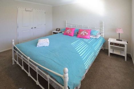 Photo of property in 58 Bayvista Drive, Karaka, Papakura, 2113