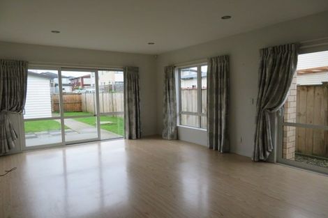 Photo of property in 70 Pencaitland Drive, Flat Bush, Auckland, 2019