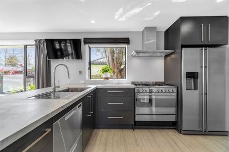 Photo of property in 22 Kendal Avenue, Burnside, Christchurch, 8053