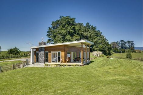 Photo of property in 2658 Taihape Road, Sherenden, Hastings, 4179