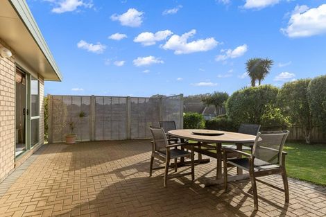 Photo of property in 122 Charles Prevost Drive, The Gardens, Auckland, 2105