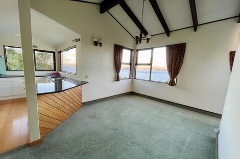 Photo of property in 52 Homebush Road, Khandallah, Wellington, 6035