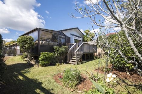 Photo of property in 2/123 Prince Regent Drive, Half Moon Bay, Auckland, 2012