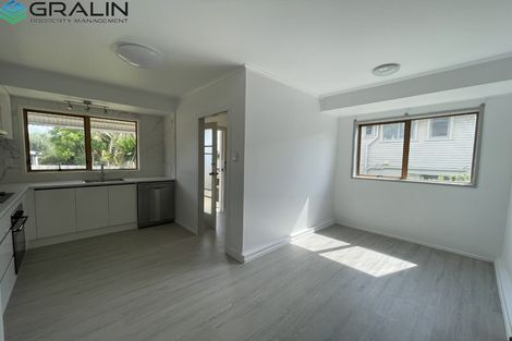 Photo of property in 101 Matipo Road, Te Atatu Peninsula, Auckland, 0610