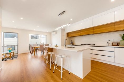 Photo of property in 10 Ahorangi Road, Silverdale, 0932