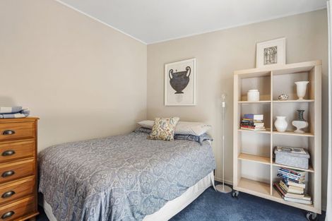 Photo of property in 2/34 Seabreeze Road, Narrow Neck, Auckland, 0624