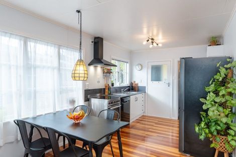 Photo of property in 27 Amundsen Grove, Stokes Valley, Lower Hutt, 5019