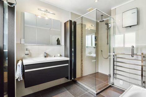 Photo of property in 1/43 Telstar Place, Beach Haven, Auckland, 0626