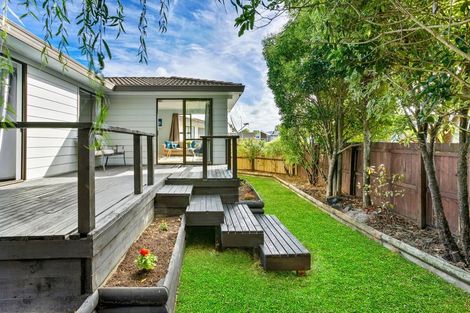 Photo of property in 2/221 Waitemata Drive, Ranui, Auckland, 0612