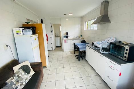 Photo of property in 307 Sunset Road, Sunnynook, Auckland, 0632