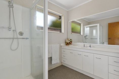 Photo of property in 2/76 Mansels Road, Greerton, Tauranga, 3112