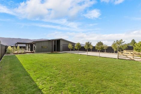 Photo of property in 9 Swan Street, Lake Hawea, 9382