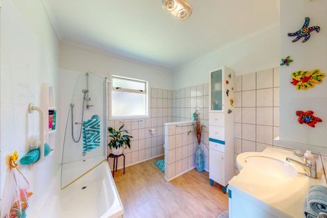 Photo of property in 108 Brunton Crescent, Thames, 3500