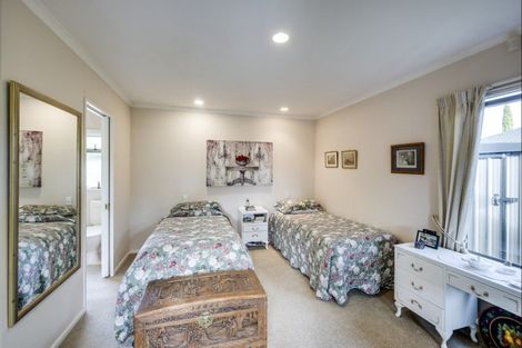 Photo of property in 10 Claridge Place, Taradale, Napier, 4112