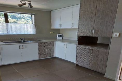 Photo of property in 62a Gemstone Drive, Birchville, Upper Hutt, 5018