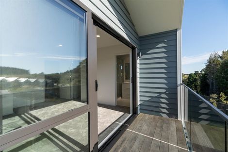 Photo of property in 8 Paparahi Place, Wainui, 0992