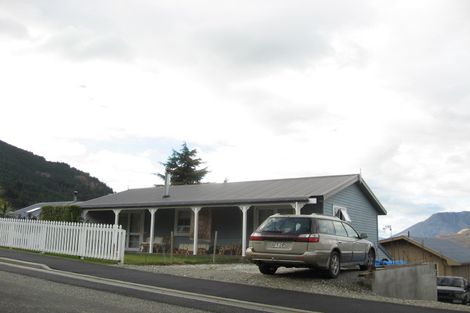 Photo of property in 9 Avalon Crescent, Fernhill, Queenstown, 9300