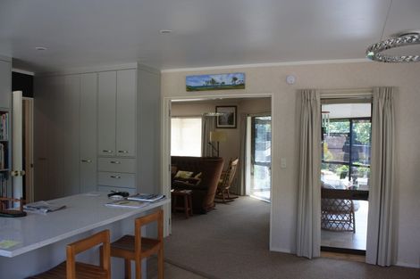 Photo of property in 4 Cranbrook Grove, Waikanae, 5036
