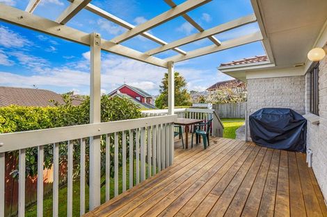 Photo of property in 15 Tatyana Place, Massey, Auckland, 0614