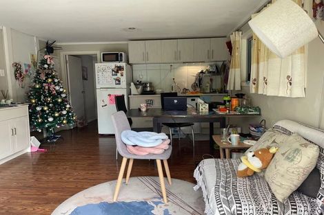 Photo of property in 4 Seaton Road, Murrays Bay, Auckland, 0630