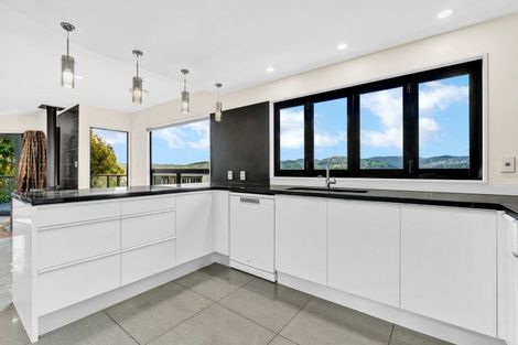 Photo of property in 12 The Topdeck, Whitby, Porirua, 5024