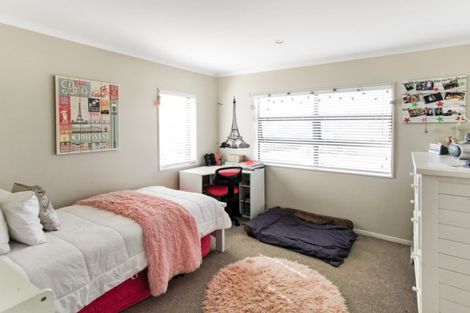 Photo of property in 21 Bellshill Close, Wattle Downs, Auckland, 2103