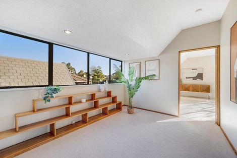 Photo of property in 12 Dayspring Way, Pakuranga, Auckland, 2010