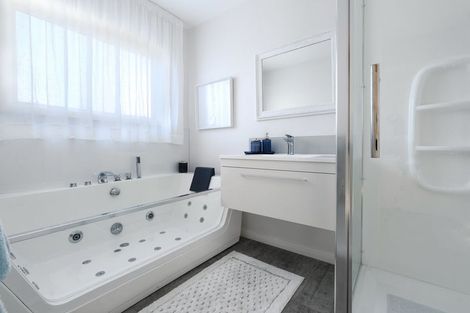 Photo of property in 35 Waione Avenue, Athenree, Waihi Beach, 3177