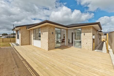 Photo of property in 1 Fruitlands Road, Kumeu, 0810