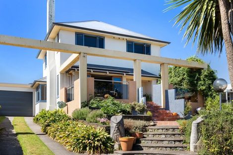 Photo of property in 29 Fulford Street, New Plymouth, 4310