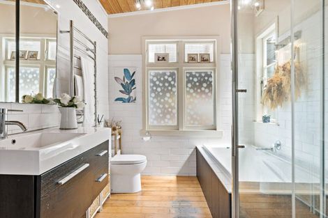 Photo of property in 12 The Avenue, Albany, Auckland, 0632