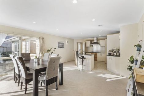 Photo of property in 7 Walter Haddrell Crescent, Flat Bush, Auckland, 2016