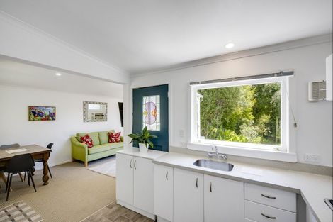 Photo of property in 84 Middle Road, Havelock North, 4130