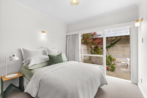 Photo of property in 10 North Terrace, Westshore, Napier, 4110