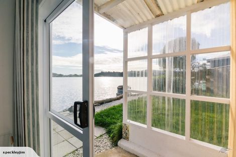 Photo of property in 18c Trevor Terrace, Paremata, Porirua, 5024