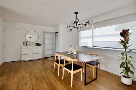 Photo of property in 5 Ngatoa Place, Glenfield, Auckland, 0629