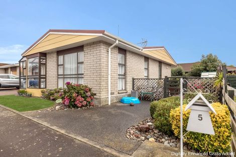 Photo of property in 5 Chertsey Court, Roslyn, Palmerston North, 4414