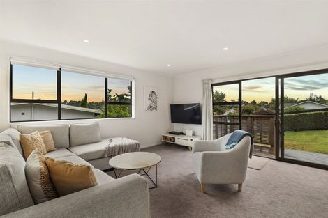 Photo of property in 124 Weatherly Road, Torbay, Auckland, 0630